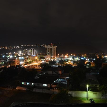 Bella Vista New Kingston Appartement Buitenkant foto